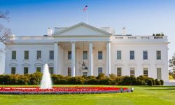 البيت الأبيض يحذرُ من تداعيات مدمرة لأميركا